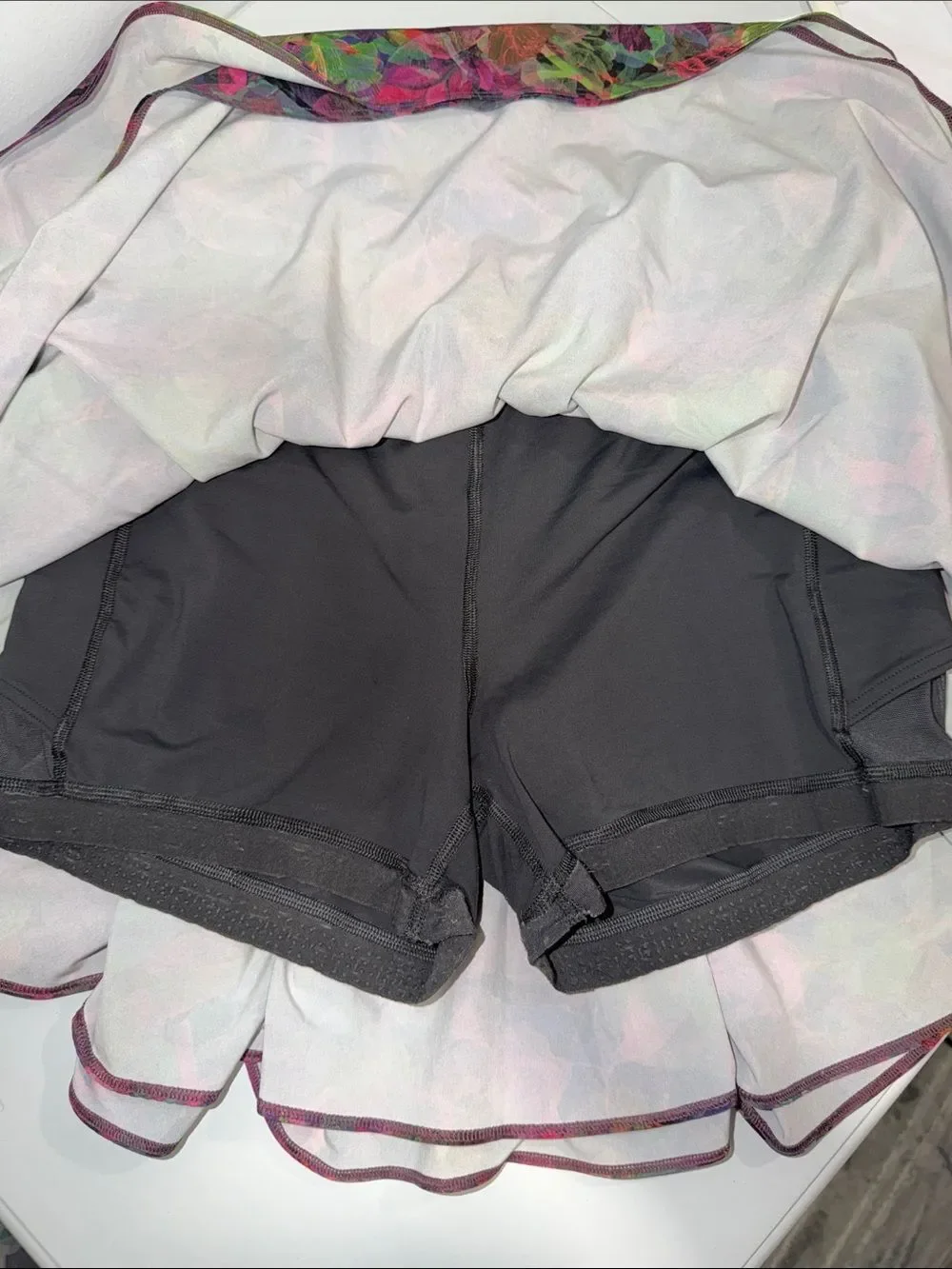 Lululemon 10 Court Rival High-Rise Tennis Skort Vivid Floral Black Waistband